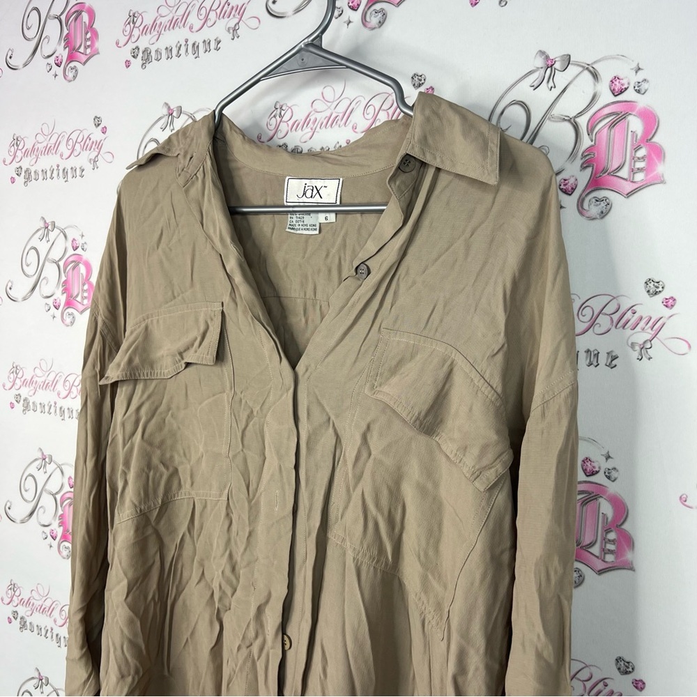 Jax button up shirt brand new with tags tan Women's Beige Button-Down Shirt - Picture 3 of 9